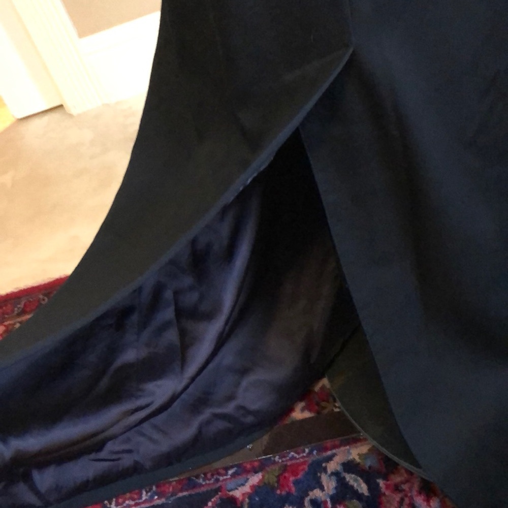 Drizzle Trench Coat - Picture 4 of 12